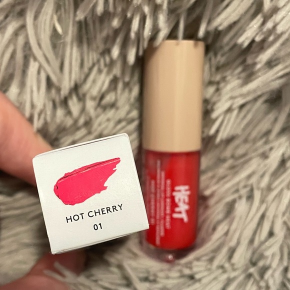 🌶 Fenty Gloss Bomb Heat - Picture 2 of 2